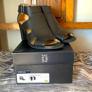 Women’s Naturalizer black dress sandals, size 7. Gently worn